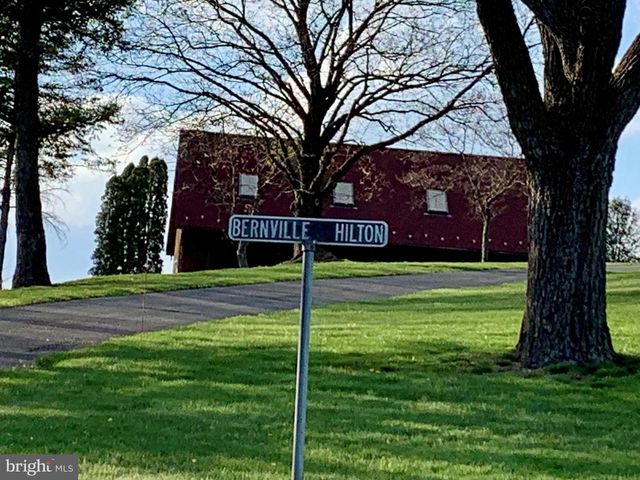 57 ARBORETUM RD, Bernville, PA 19506