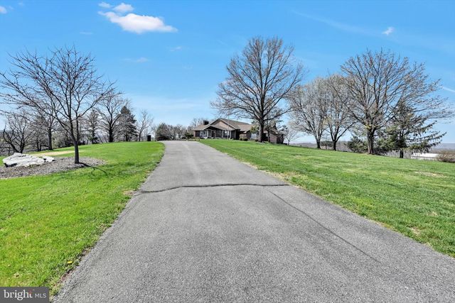 57 ARBORETUM RD, Bernville, PA 19506
