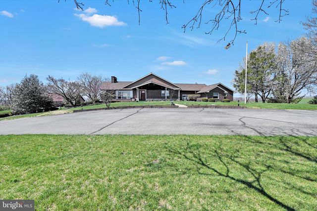57 ARBORETUM RD, Bernville, PA 19506