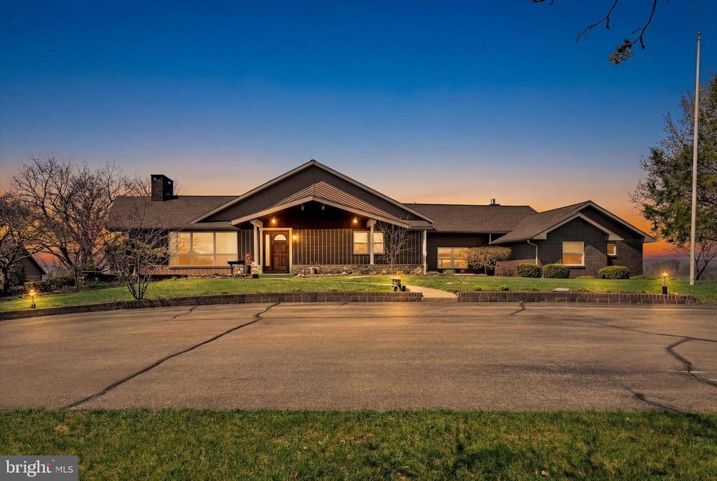 57 ARBORETUM RD, Bernville, PA 19506