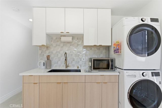 1095 Bonita Street B, Tustin, CA 92780