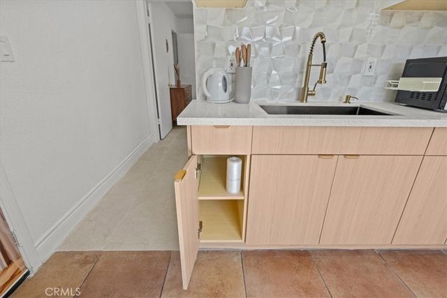 1095 Bonita Street B, Tustin, CA 92780