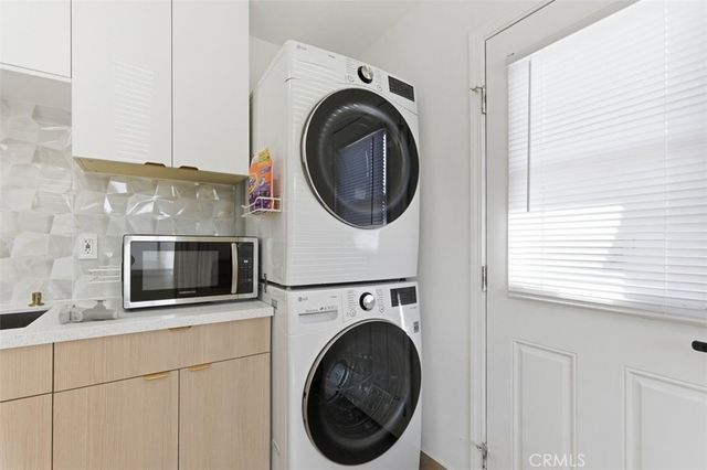 1095 Bonita Street B, Tustin, CA 92780