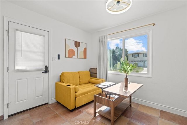 1095 Bonita Street B, Tustin, CA 92780