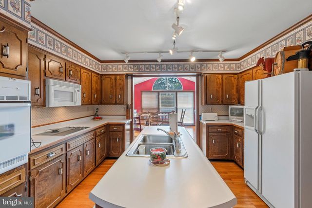216 HICKORY DALE DR, Dover, DE 19901