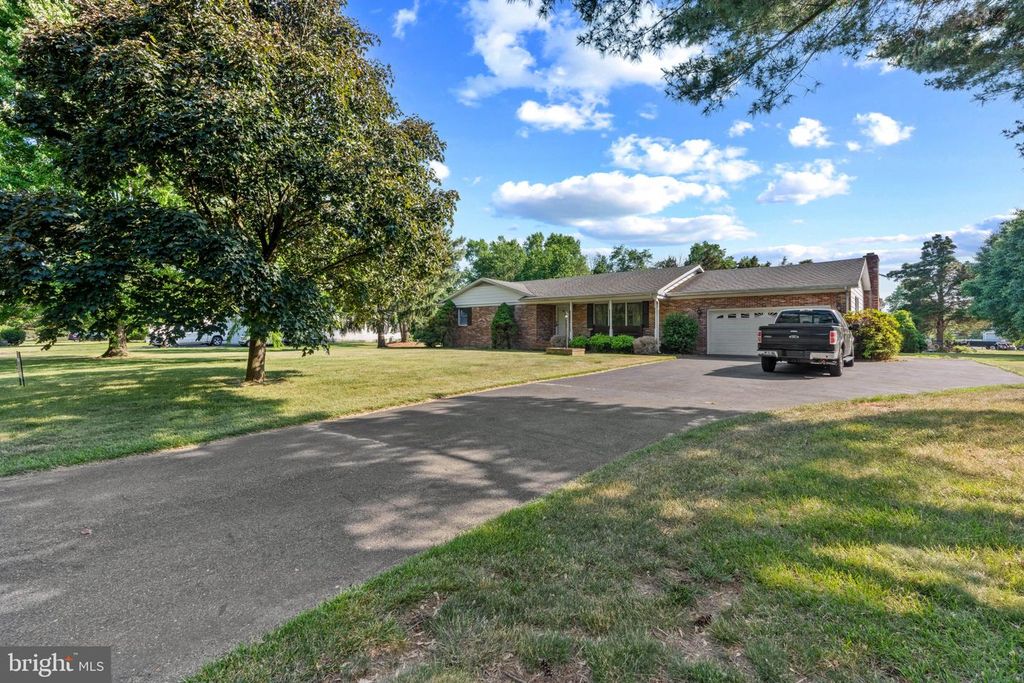 216 HICKORY DALE DR, Dover, DE 19901