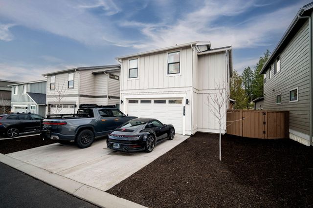 62667 NW McClain Drive, Bend, OR 97703