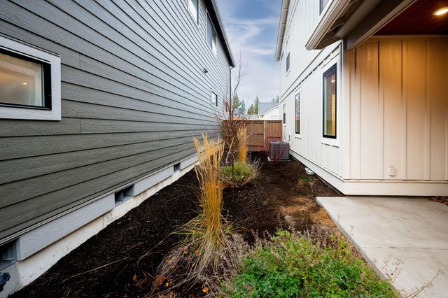 62667 NW McClain Drive, Bend, OR 97703