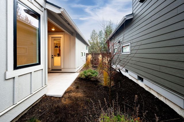 62667 NW McClain Drive, Bend, OR 97703