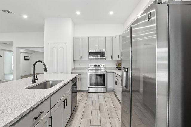 1041 SW Dartmouth Avenue, Port St Lucie, FL 34953