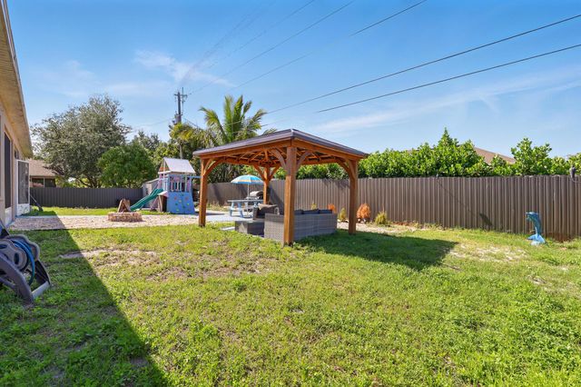 1041 SW Dartmouth Avenue, Port St Lucie, FL 34953