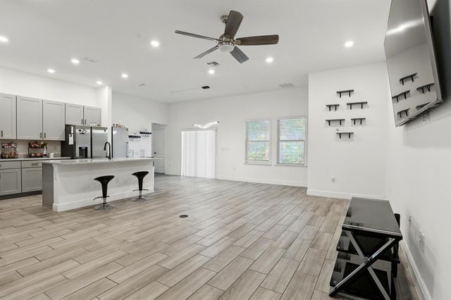 1041 SW Dartmouth Avenue, Port St Lucie, FL 34953