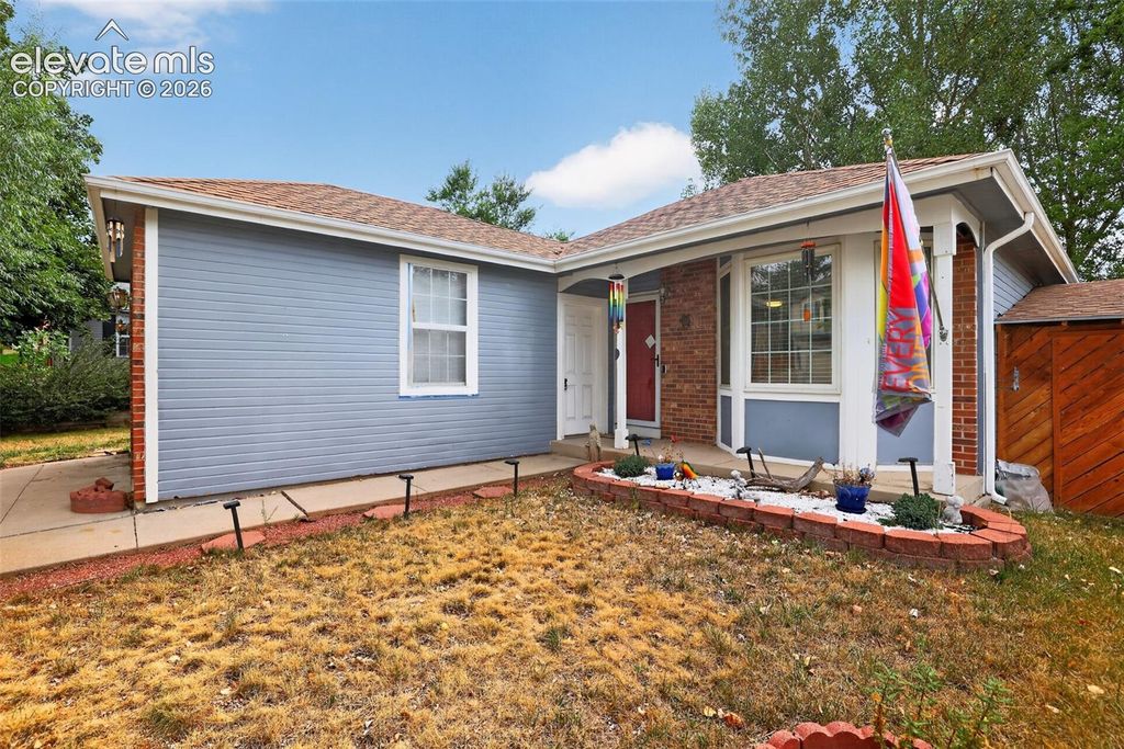 6670 Glade Park Drive, Colorado Springs, CO 80918 — exterior