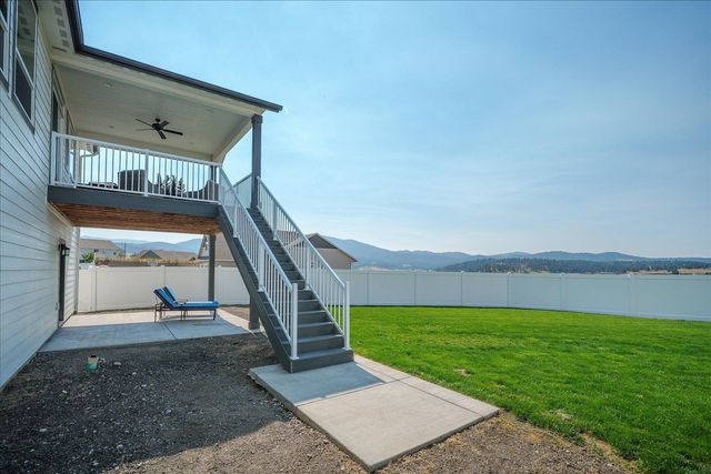 19610 E Ellie Mae Ave, Greenacres, WA 99016