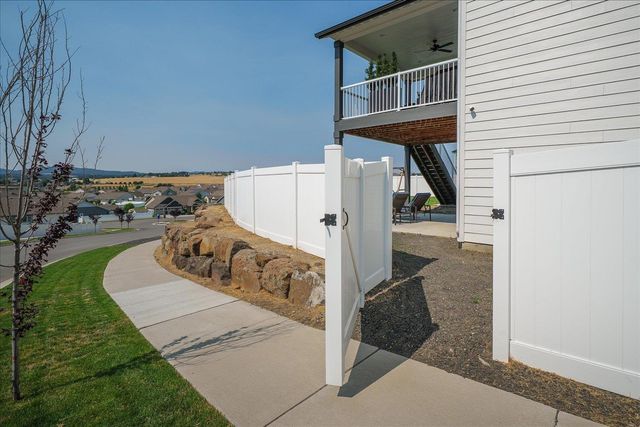 19610 E Ellie Mae Ave, Greenacres, WA 99016