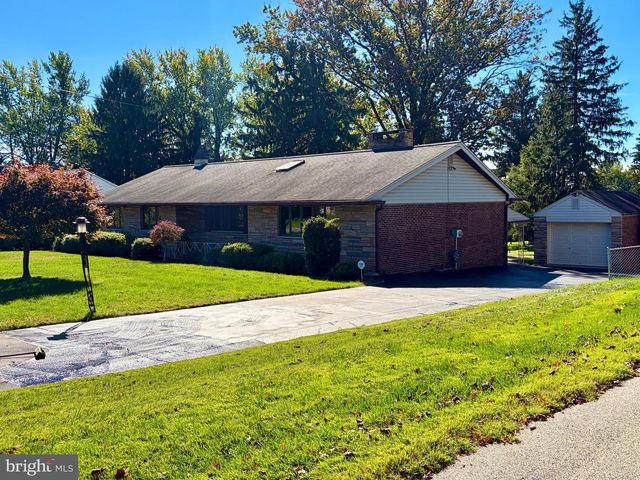 714 STRATFORD DR, Philadelphia, PA 19115