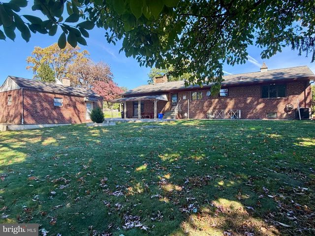 714 STRATFORD DR, Philadelphia, PA 19115