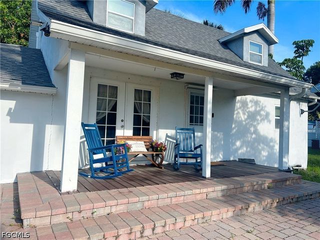 2861 N 2nd ST, North Fort Myers, FL 33917