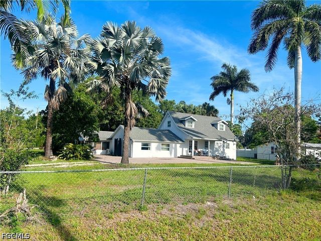 2861 N 2nd ST, North Fort Myers, FL 33917
