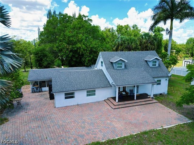 2861 N 2nd ST, North Fort Myers, FL 33917