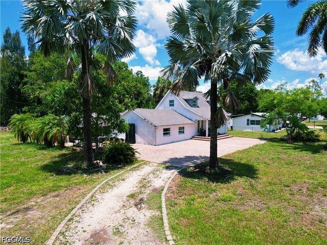 2861 N 2nd ST, North Fort Myers, FL 33917