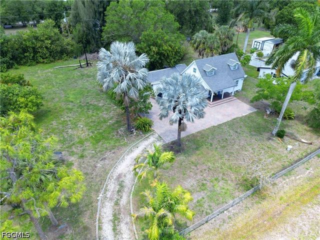 2861 N 2nd ST, North Fort Myers, FL 33917