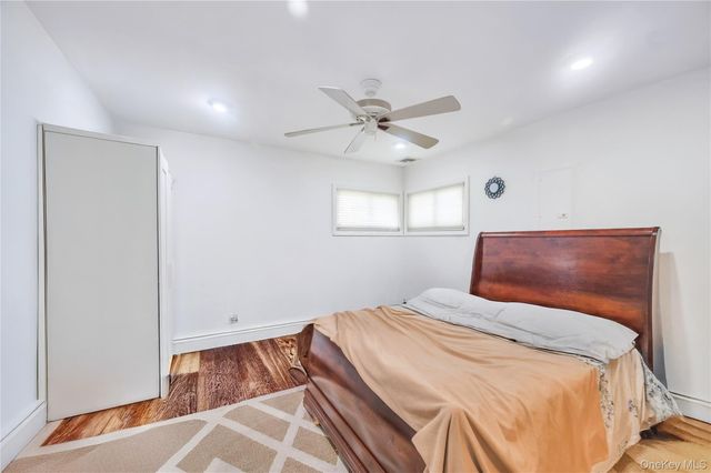 6 Regal Lane, Levittown, NY 11756