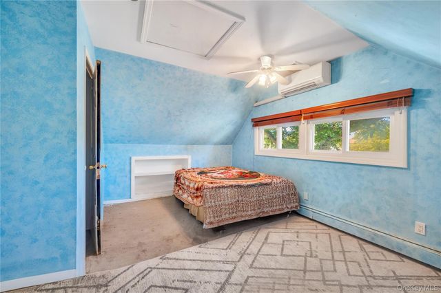 6 Regal Lane, Levittown, NY 11756