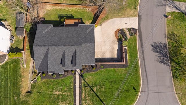 3001 Dunedin Ct, Old Hickory, TN 37138