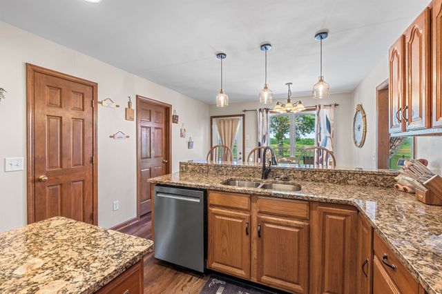 4616 Woodrow Wilson Rd, Springfield, TN 37172