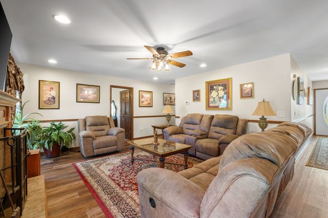 4616 Woodrow Wilson Rd, Springfield, TN 37172