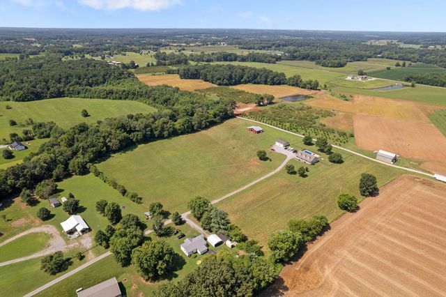 4616 Woodrow Wilson Rd, Springfield, TN 37172