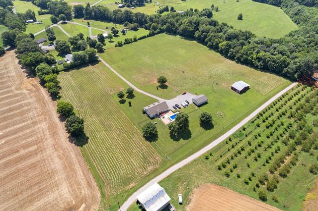 4616 Woodrow Wilson Rd, Springfield, TN 37172