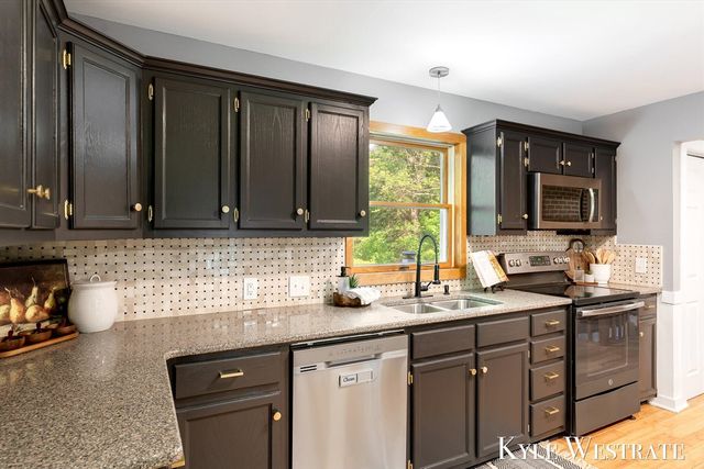 2525 Biggs Avenue, Lowell, MI 49331