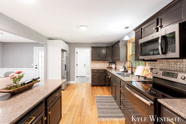 2525 Biggs Avenue, Lowell, MI 49331