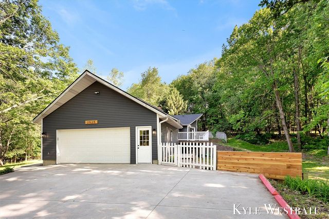 2525 Biggs Avenue, Lowell, MI 49331