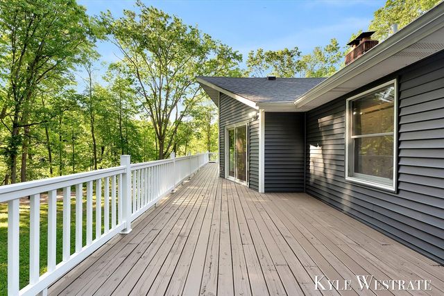 2525 Biggs Avenue, Lowell, MI 49331