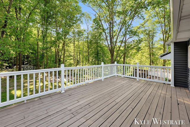 2525 Biggs Avenue, Lowell, MI 49331