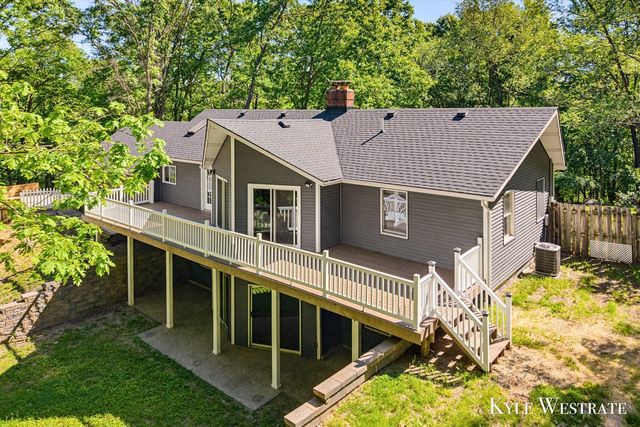 2525 Biggs Avenue, Lowell, MI 49331