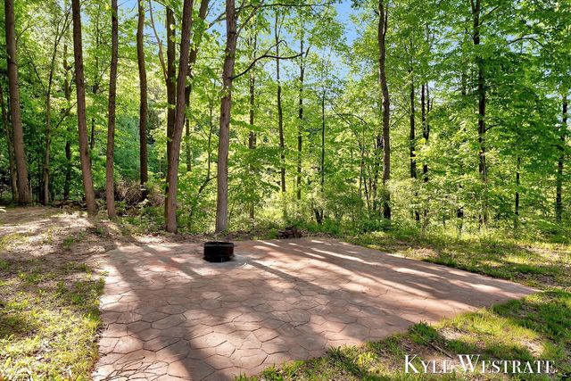 2525 Biggs Avenue, Lowell, MI 49331