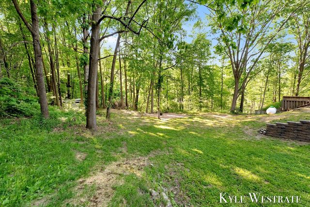 2525 Biggs Avenue, Lowell, MI 49331