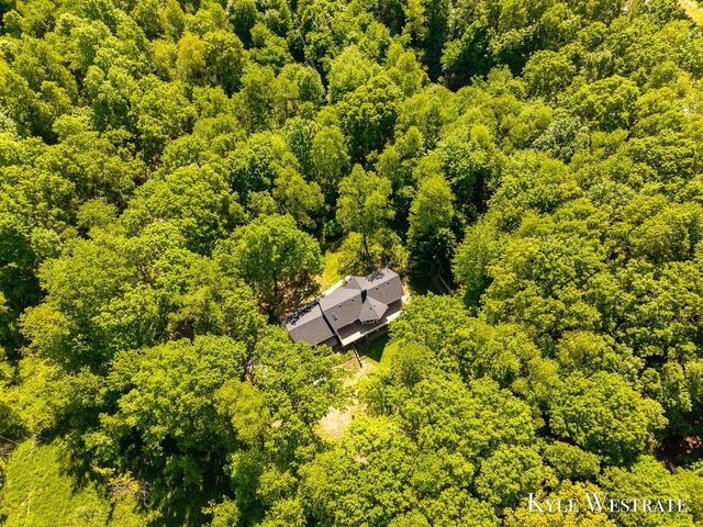 2525 Biggs Avenue, Lowell, MI 49331