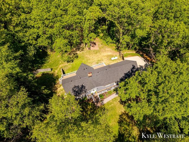 2525 Biggs Avenue, Lowell, MI 49331