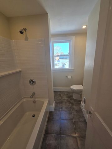 219 Broadway 2, Lynn, MA 01904