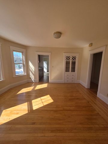 219 Broadway 2, Lynn, MA 01904