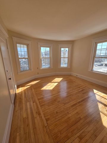 219 Broadway 2, Lynn, MA 01904