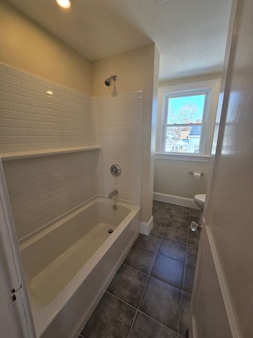 219 Broadway 2, Lynn, MA 01904