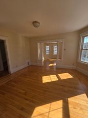 219 Broadway 2, Lynn, MA 01904