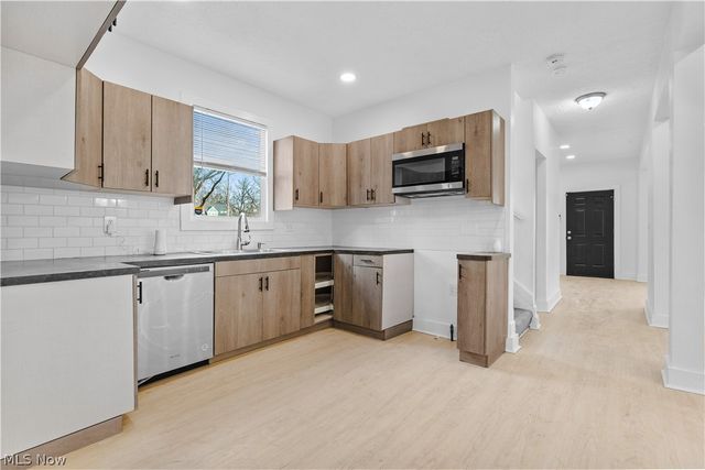 2314 E 95th Street, Cleveland, OH 44106