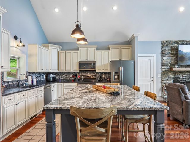 77 Willow Stone Way, Hendersonville, NC 28792
